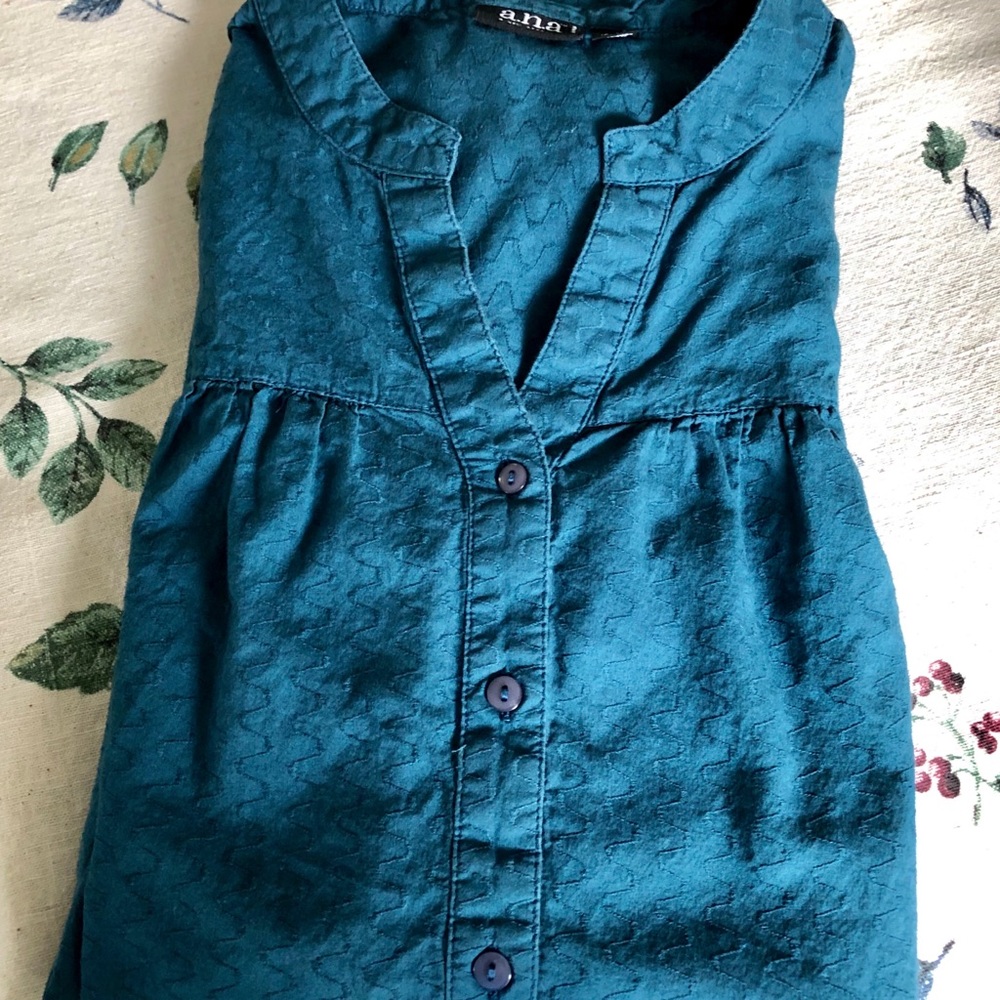 a.n.a button front Woman’s Top - Picture 5 of 7